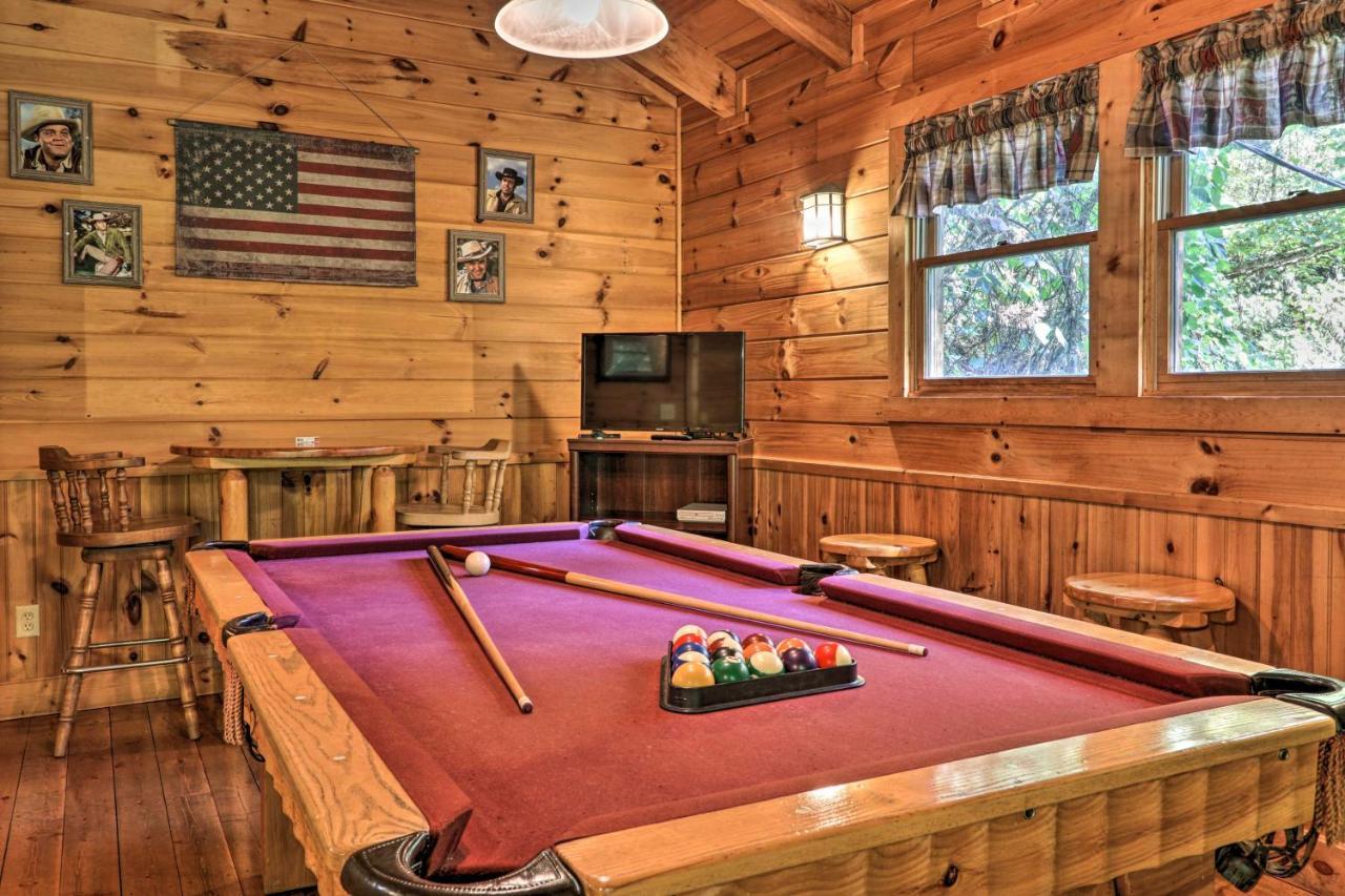 Cabin With Hot Tub And Deck, 3 Mi To Pigeon Forge Sevierville Exterior foto