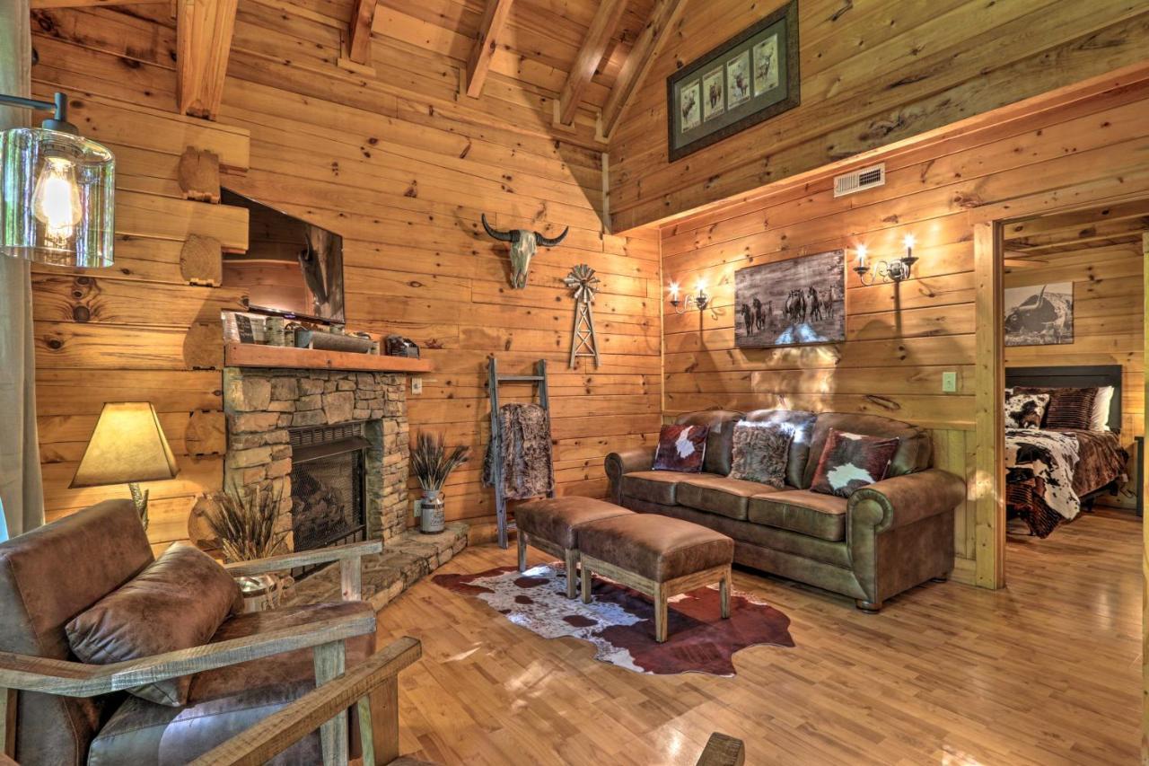 Cabin With Hot Tub And Deck, 3 Mi To Pigeon Forge Sevierville Exterior foto