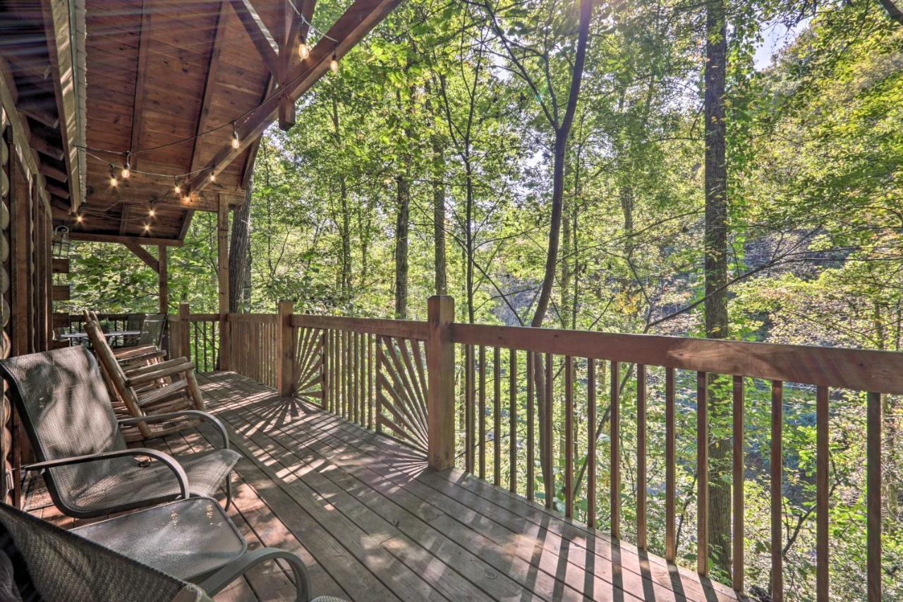 Cabin With Hot Tub And Deck, 3 Mi To Pigeon Forge Sevierville Exterior foto